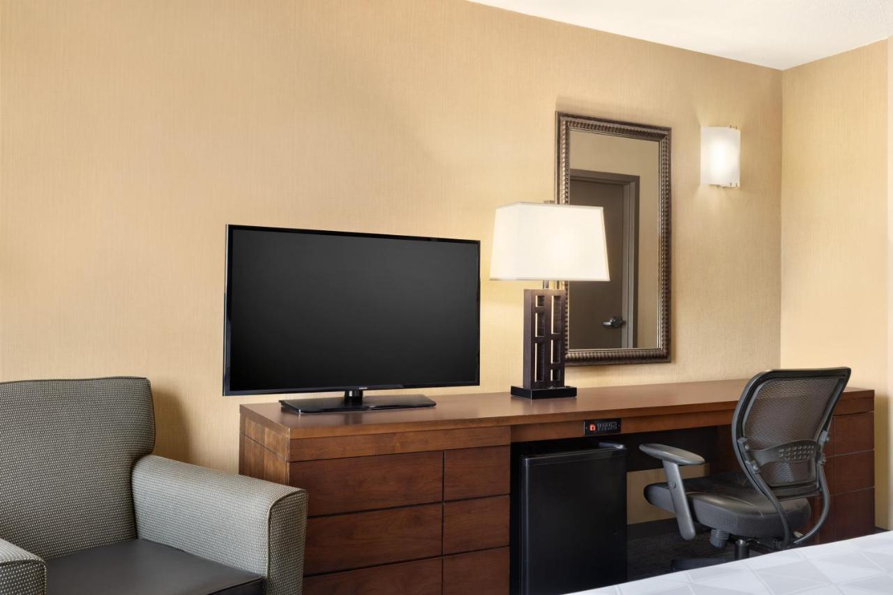 Holiday Inn National Airport/Crystal City By Ihg Арлингтън Екстериор снимка